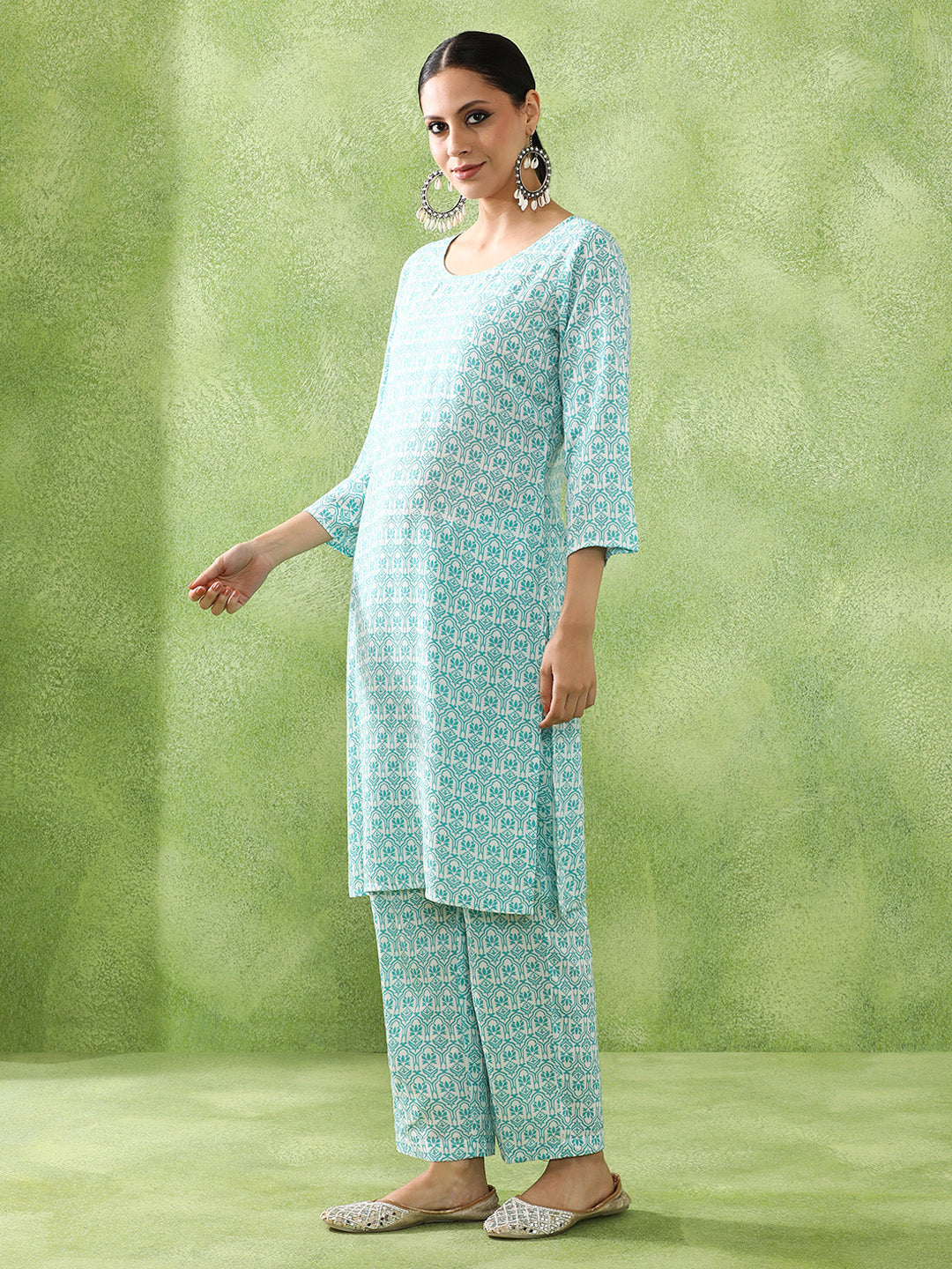 Floral Printed Straight Kurta & Trousers Sets