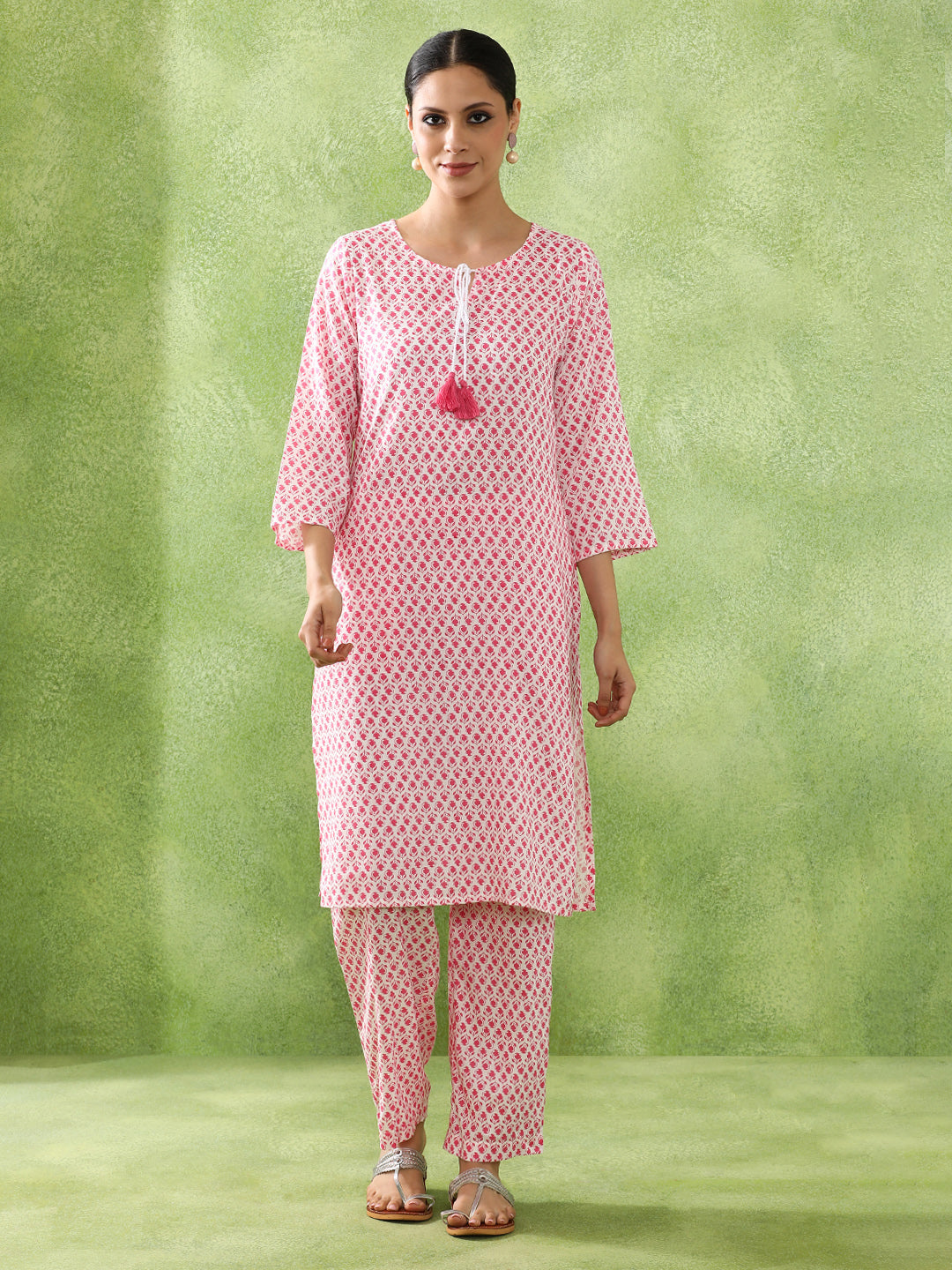 Floral Printed Straight Kurta & Trousers Sets