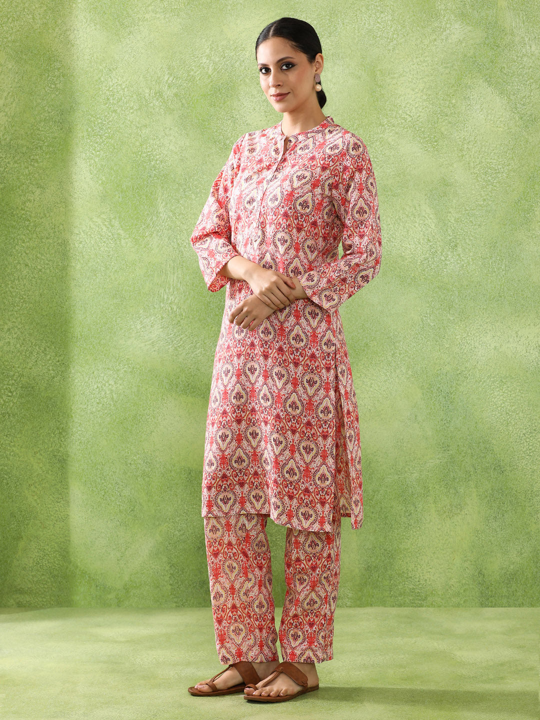Floral Printed Straight Kurta & Trousers Sets