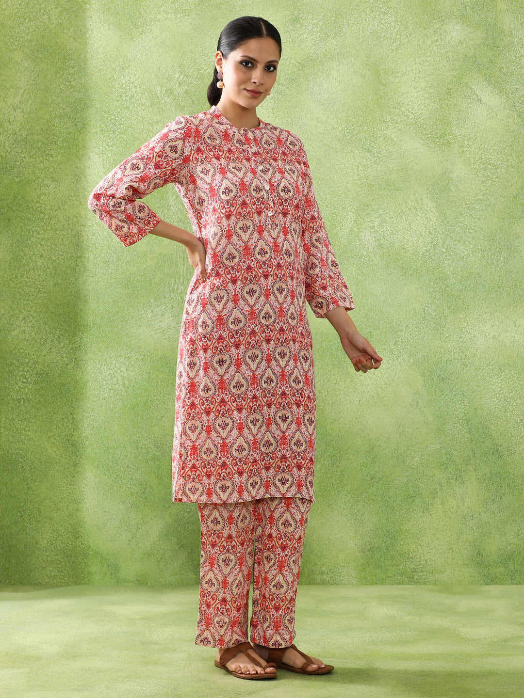 Floral Printed Straight Kurta & Trousers Sets