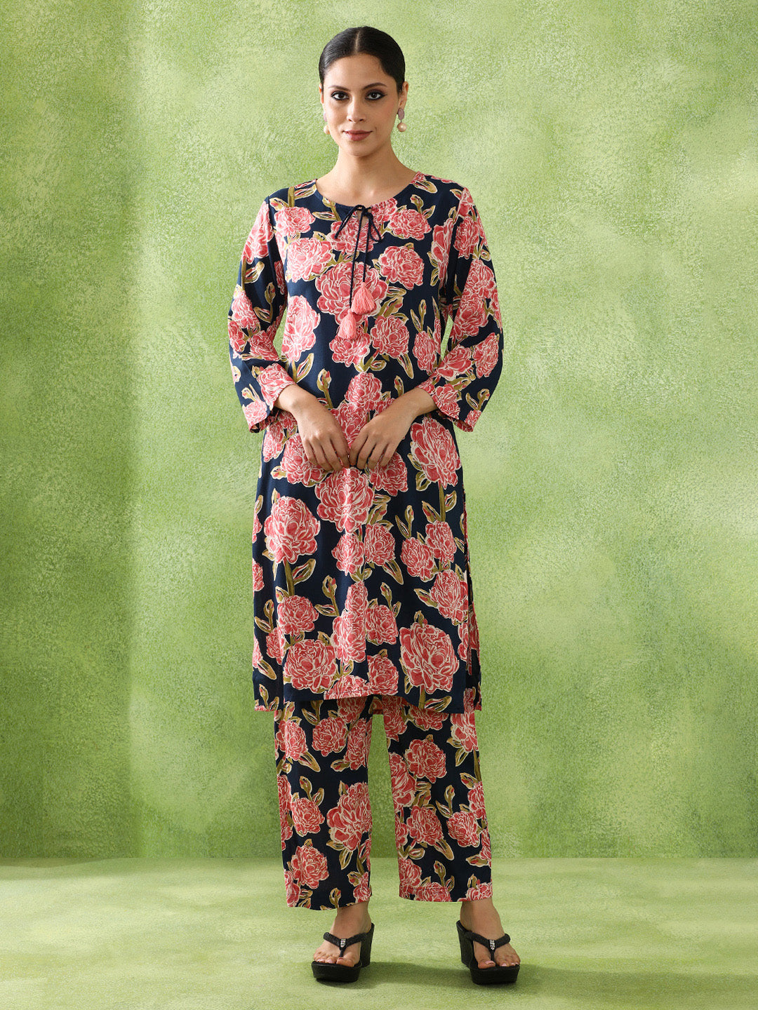 Floral Printed Straight Kurta & Trousers Sets