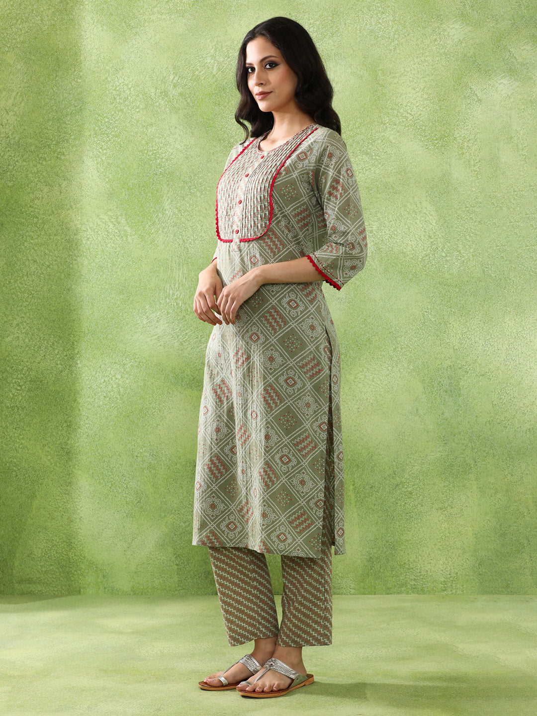 Bandhani Embroidered Straight Pure Cotton Kurta & Trousers Sets