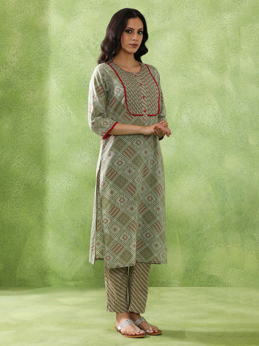 Bandhani Embroidered Straight Pure Cotton Kurta & Trousers Sets