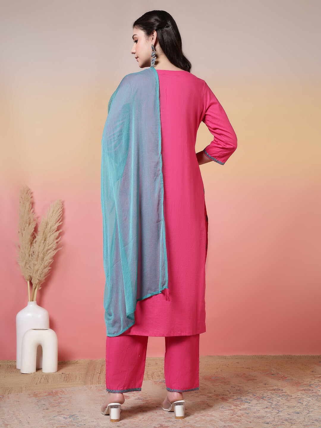 Floral Embroidered Straight Pure Cotton Kurta & Trousers Sets