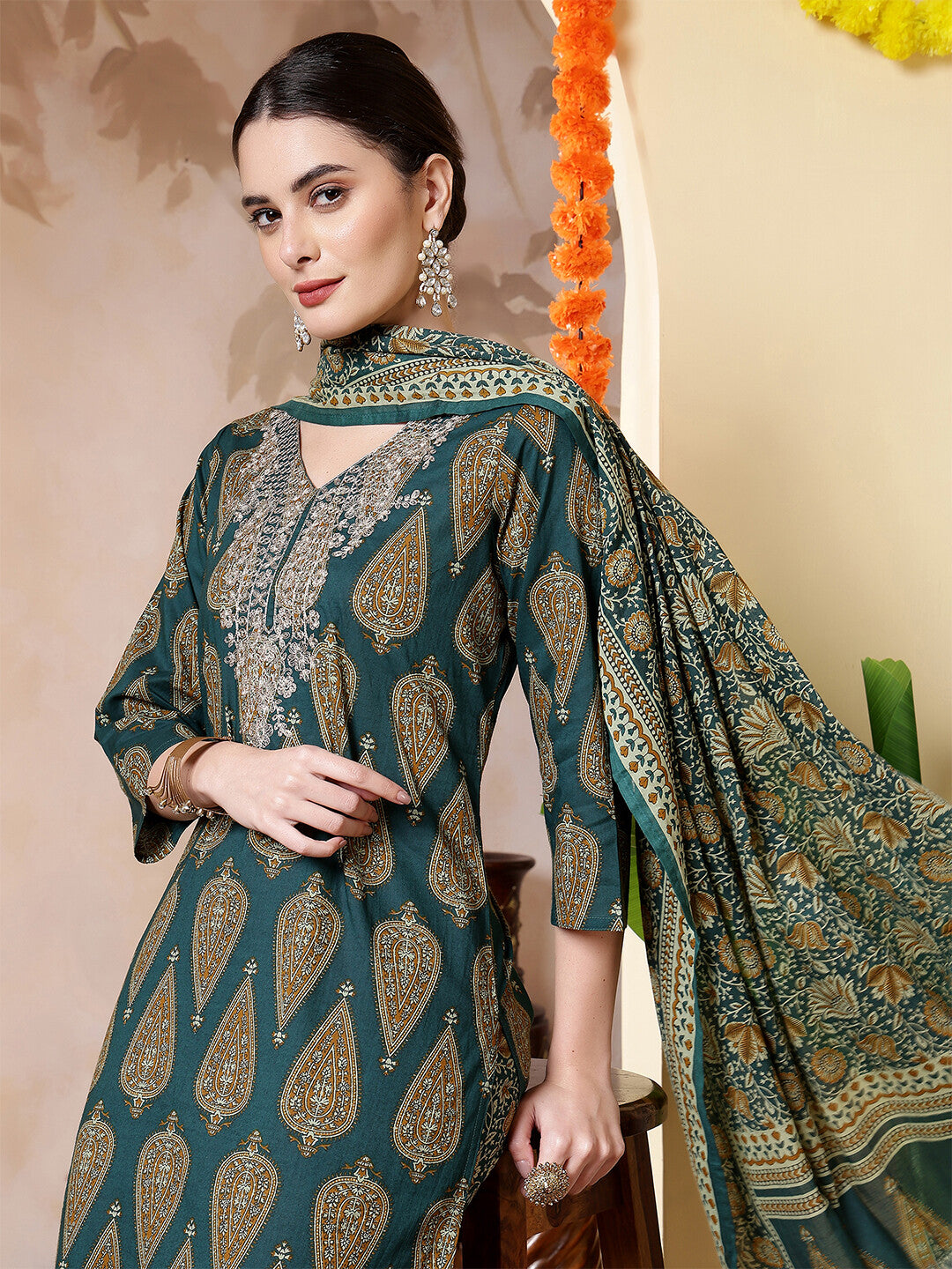 Floral Embroidered Straight Pure Cotton Kurta & Trousers Sets