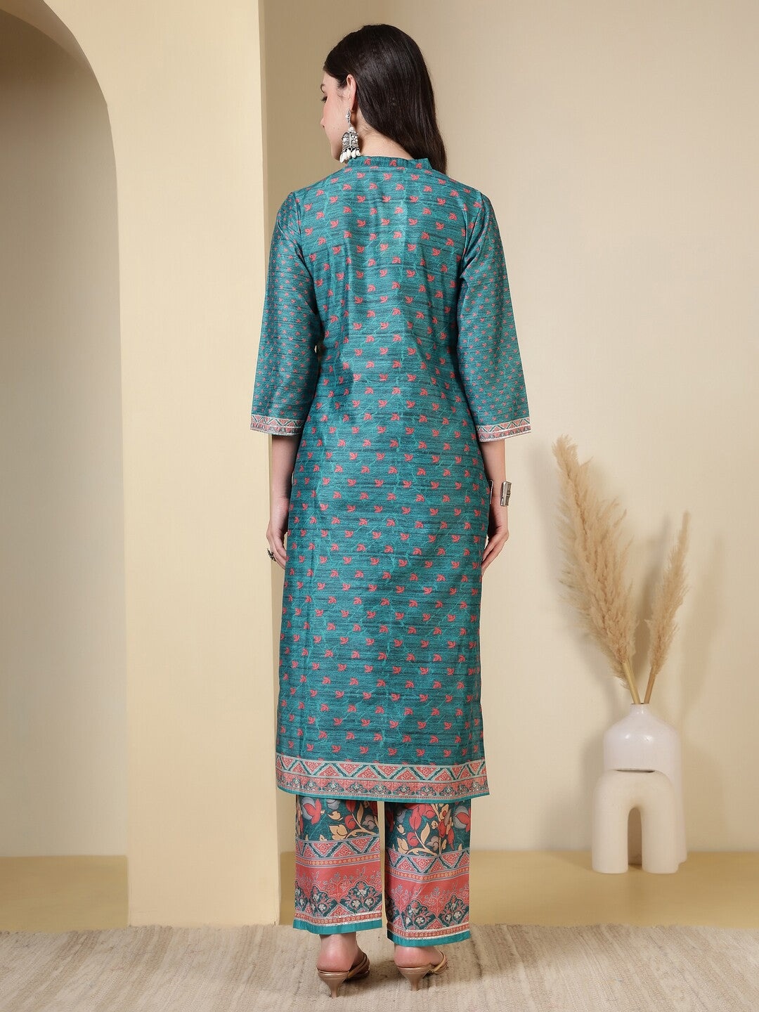 Floral Printed Straight Kurta & Trousers Sets