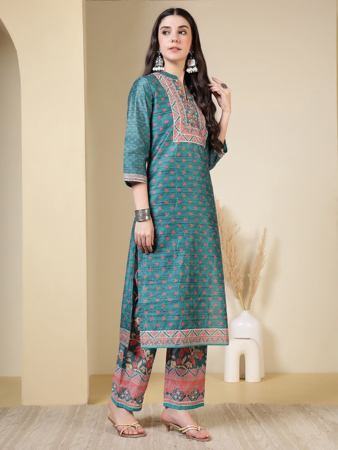 Floral Printed Straight Kurta & Trousers Sets