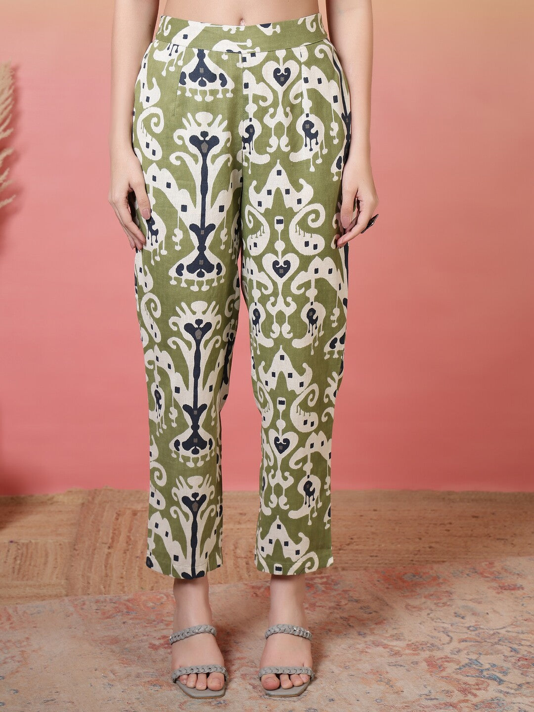 Floral Printed Straight Kurta & Trousers Sets