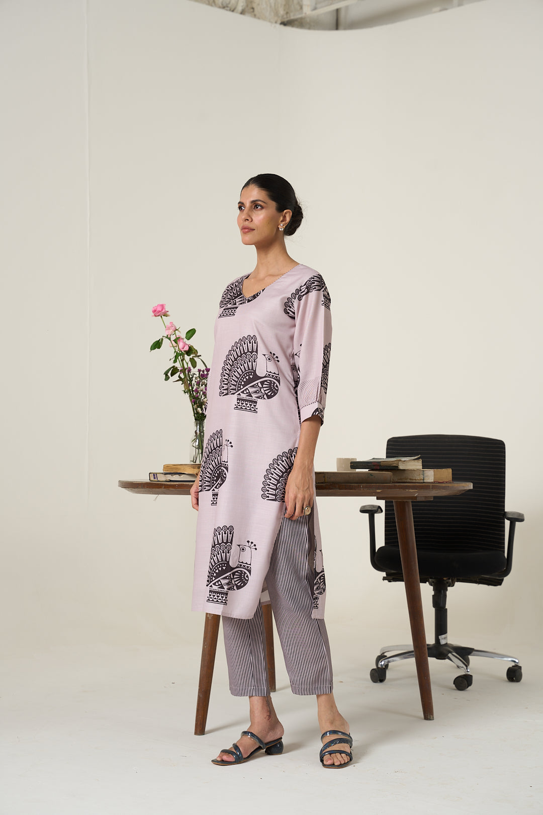 Floral Printed Straight Linen Kurta & Trousers Sets