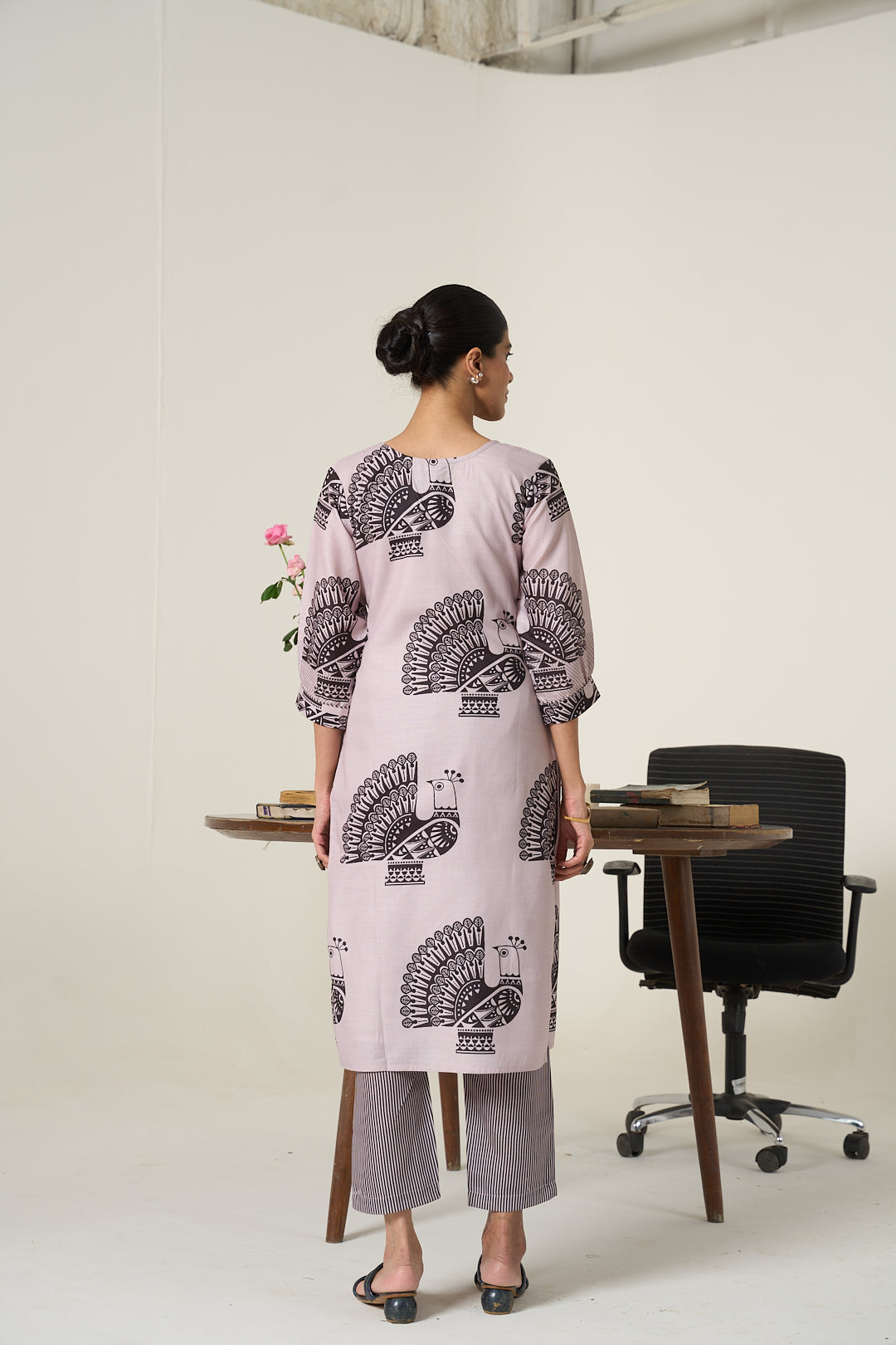 Floral Printed Straight Linen Kurta & Trousers Sets