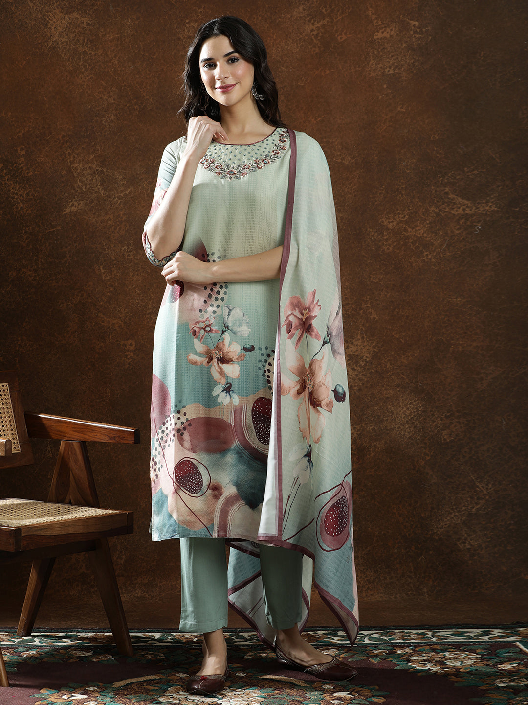 Floral Embroidered Straight Pure Cotton Kurta & Trousers Sets