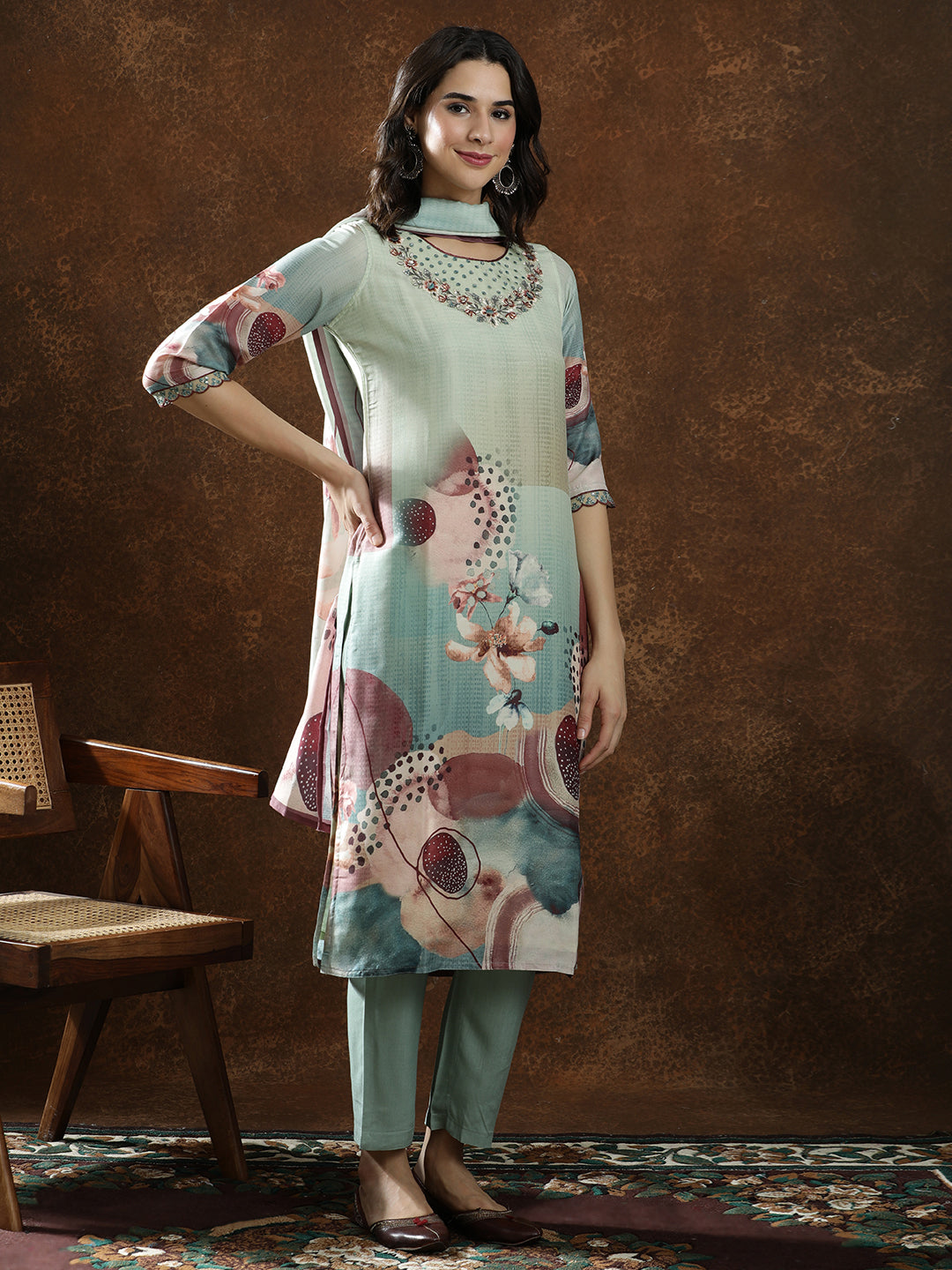 Floral Embroidered Straight Pure Cotton Kurta & Trousers Sets