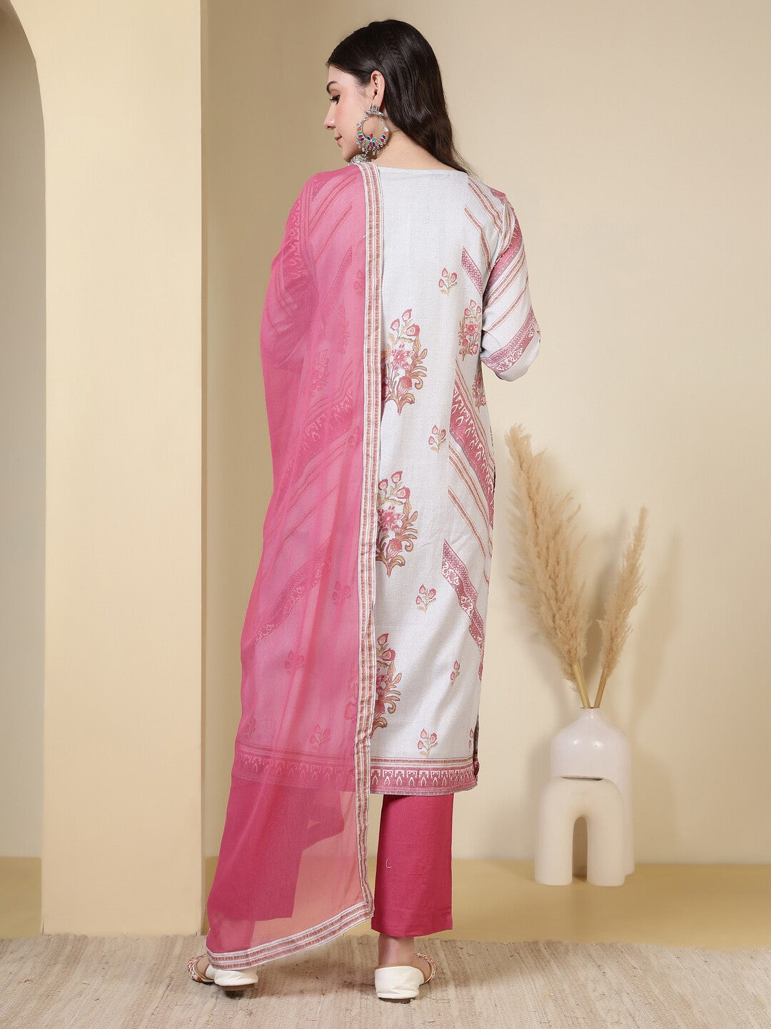 Floral Printed Straight Kurta & Trousers Sets