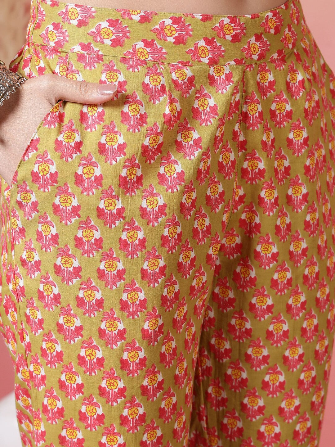 Floral Embroidered Straight Pure Cotton Kurta & Trousers Sets