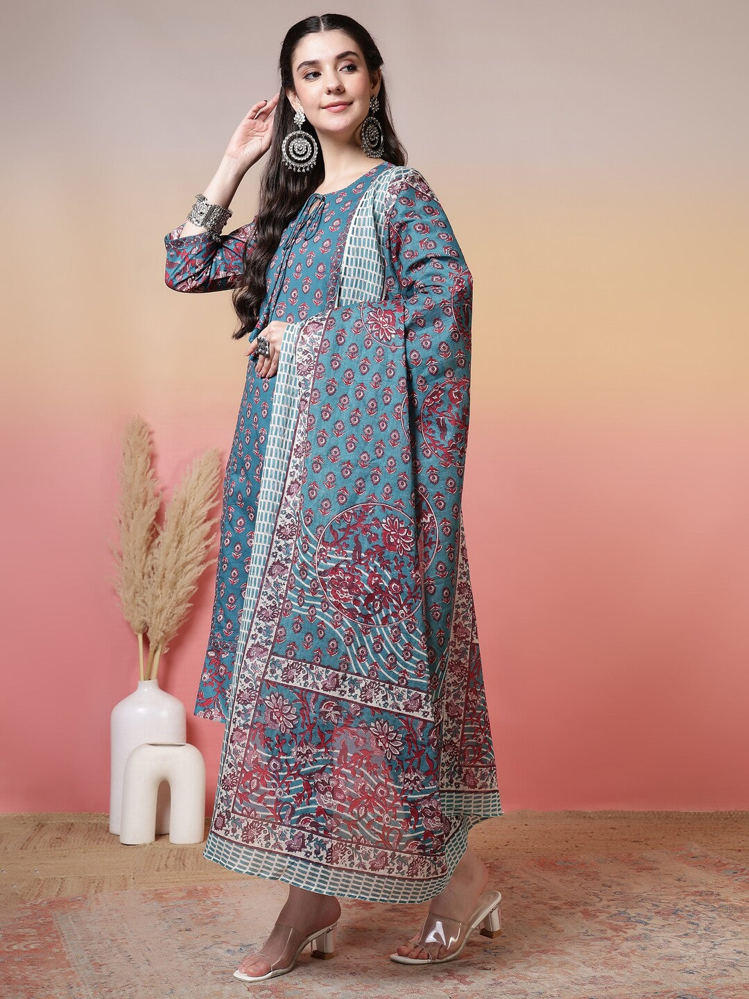 Floral Embroidered Straight Pure Cotton Kurta & Trousers Sets