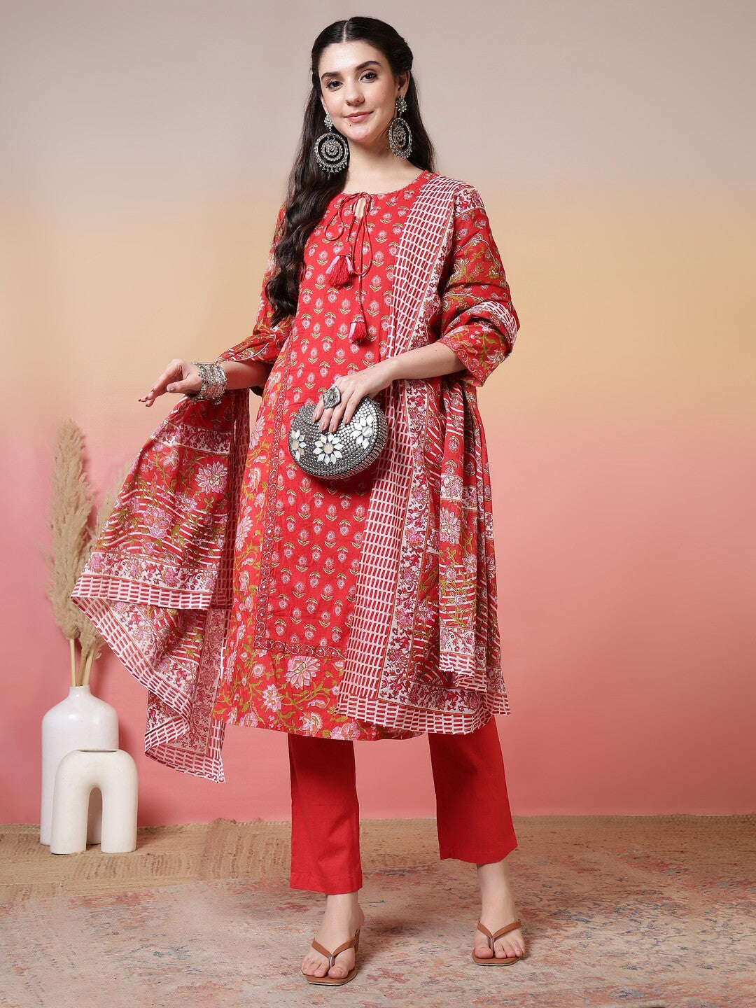 Floral Embroidered Straight Pure Cotton Kurta & Trousers Sets