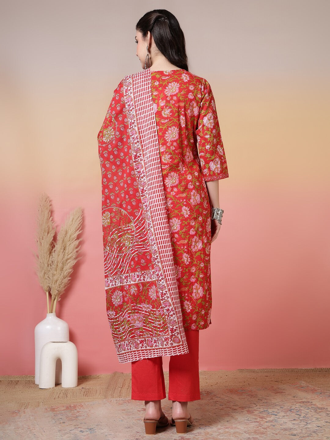 Floral Embroidered Straight Pure Cotton Kurta & Trousers Sets