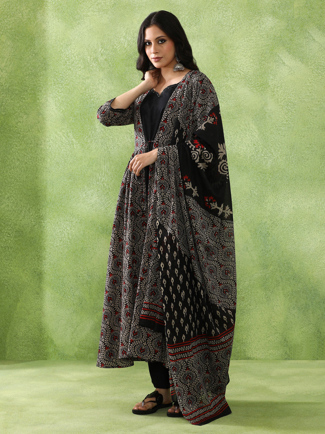 Floral Embroidered A-Line Pure Cotton Kurta & Trousers Sets