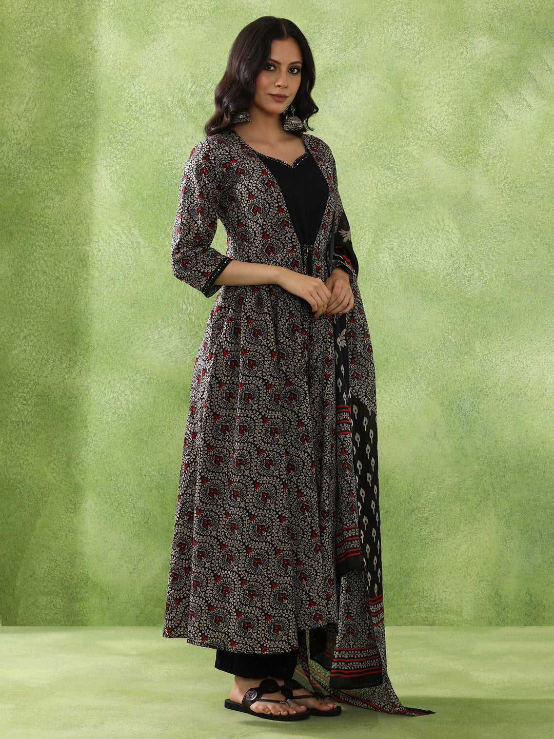 Floral Embroidered A-Line Pure Cotton Kurta & Trousers Sets