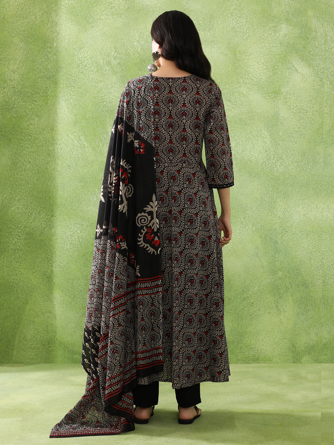 Floral Embroidered A-Line Pure Cotton Kurta & Trousers Sets
