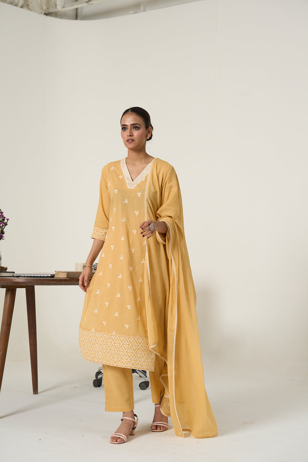 Floral Embroidered Straight Pure Cotton Kurta & Trousers Sets