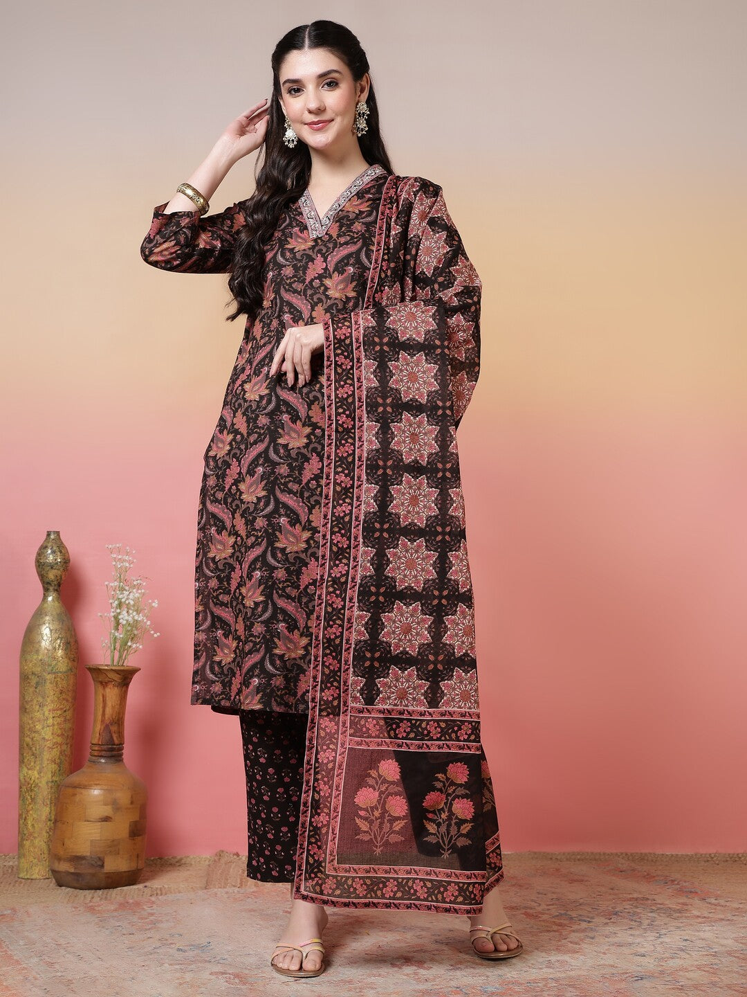 Floral Embroidered Straight Pure Cotton Kurta & Trousers Sets