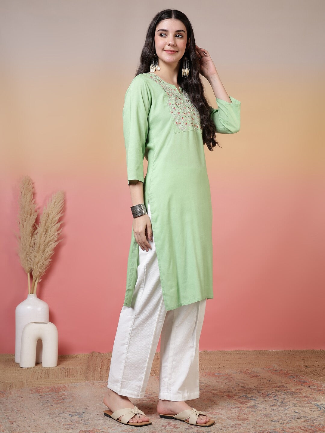 Solid Embroidered Straight Kurta
