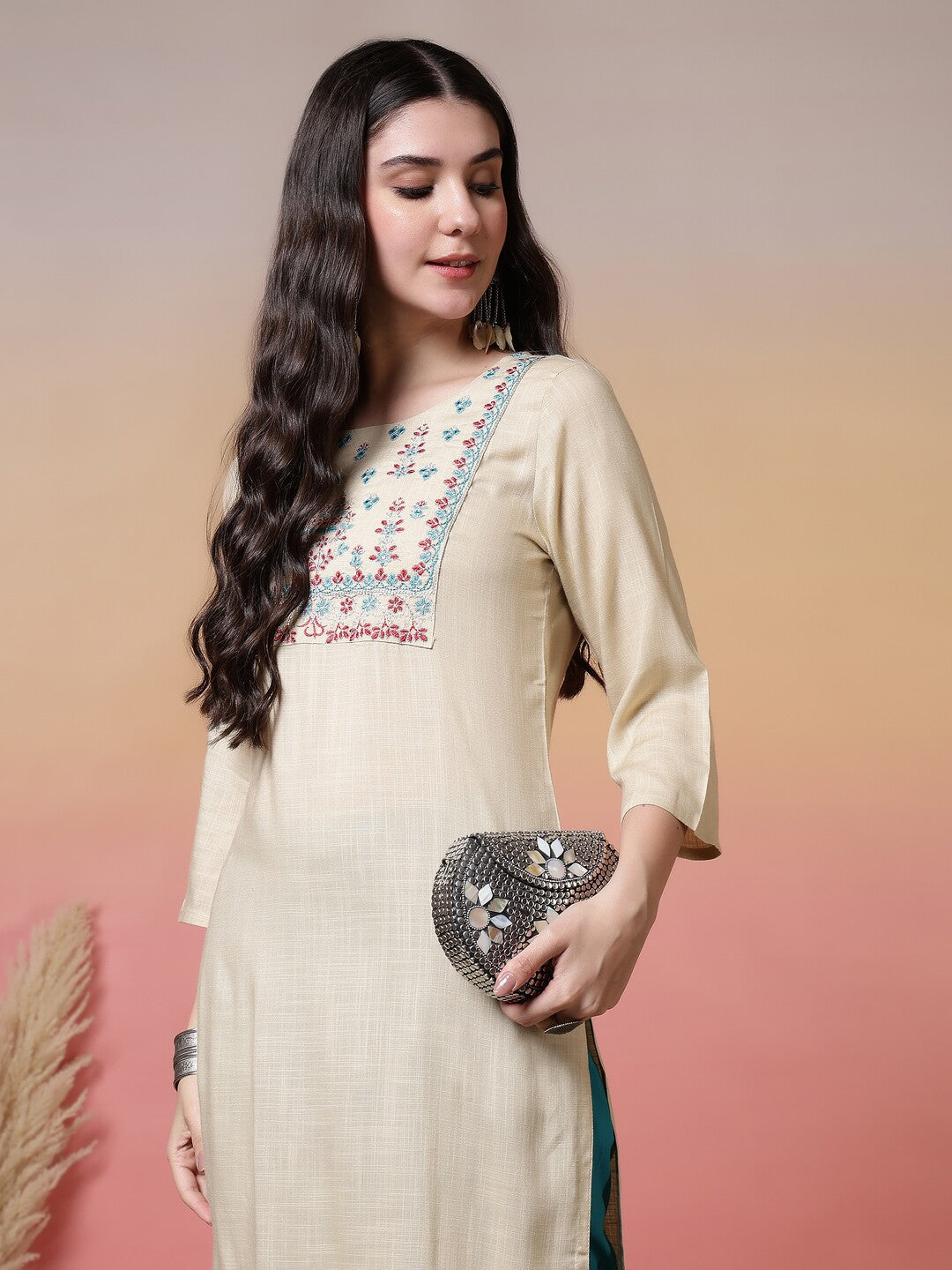 Solid Embroidered Straight Kurta