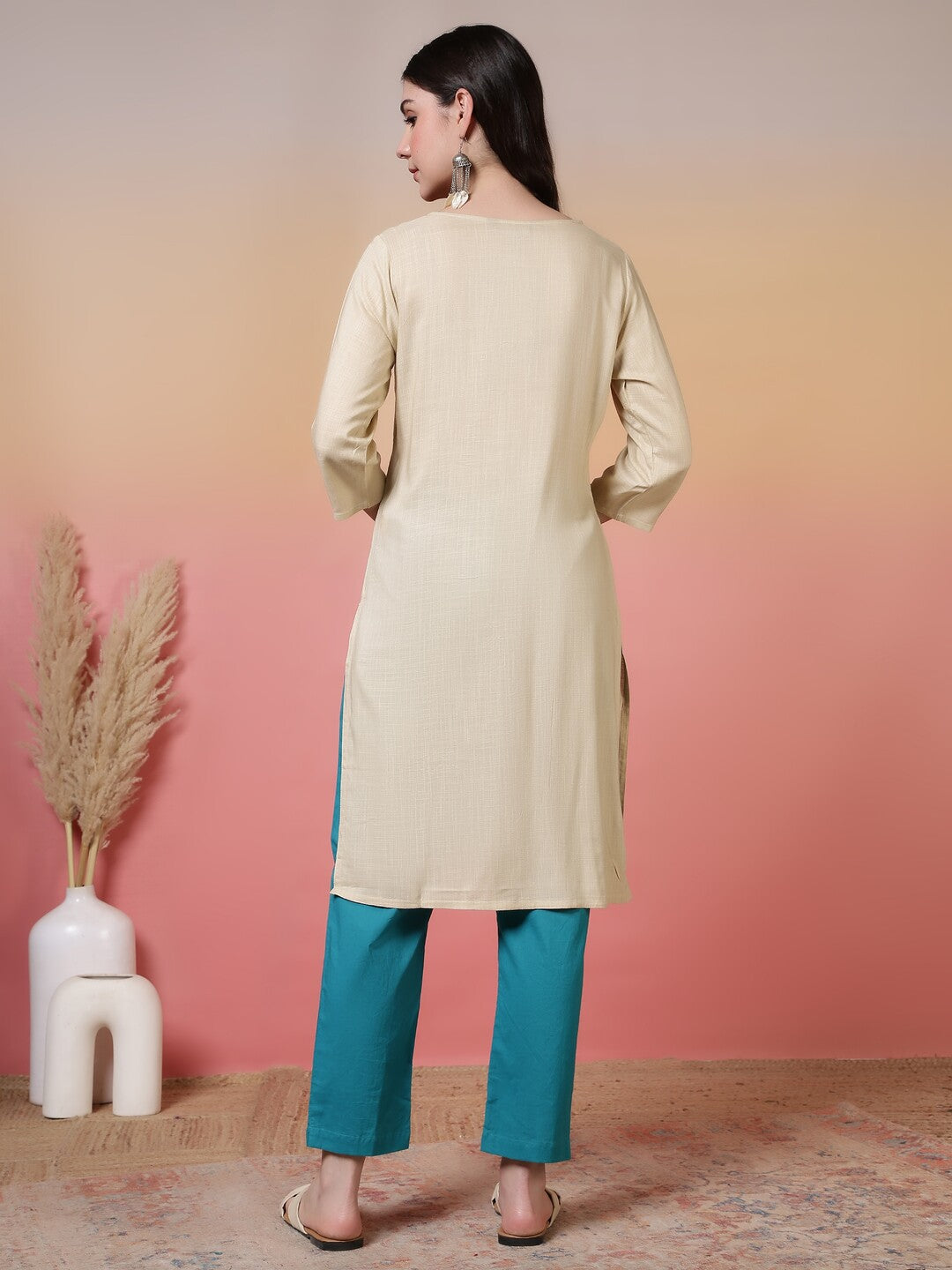 Solid Embroidered Straight Kurta