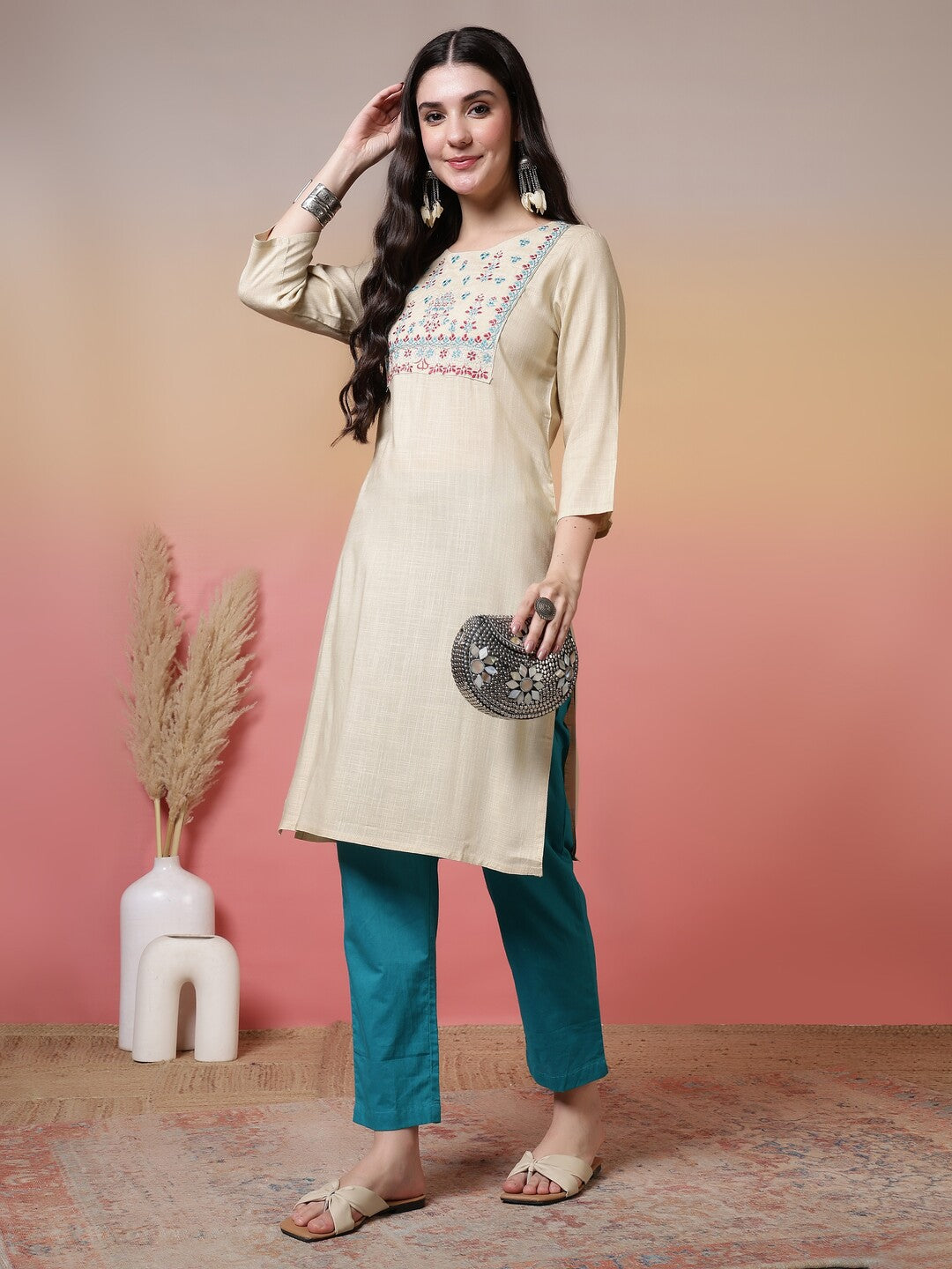 Solid Embroidered Straight Kurta