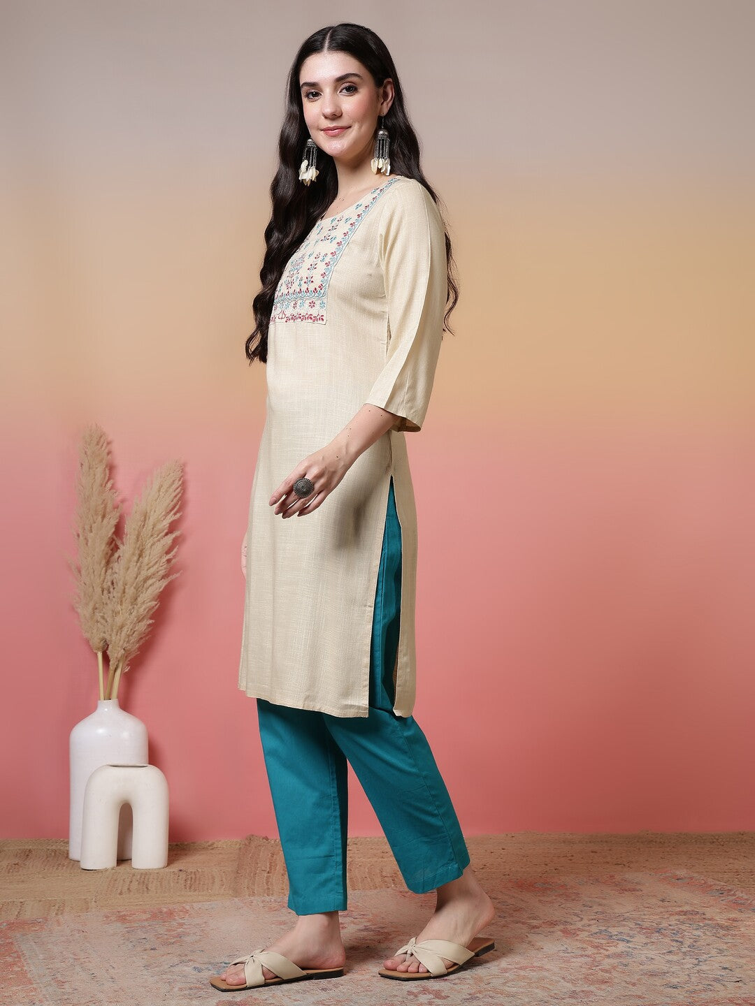 Solid Embroidered Straight Kurta