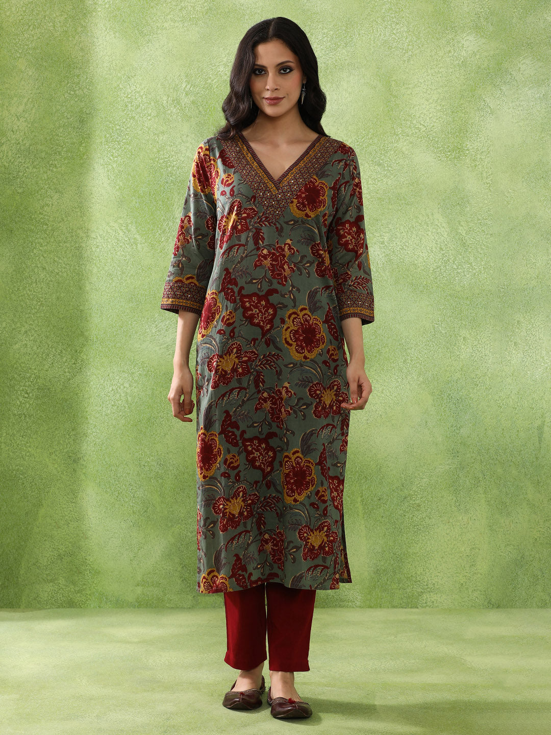Floral Embroidered Straight Pure Cotton Kurta