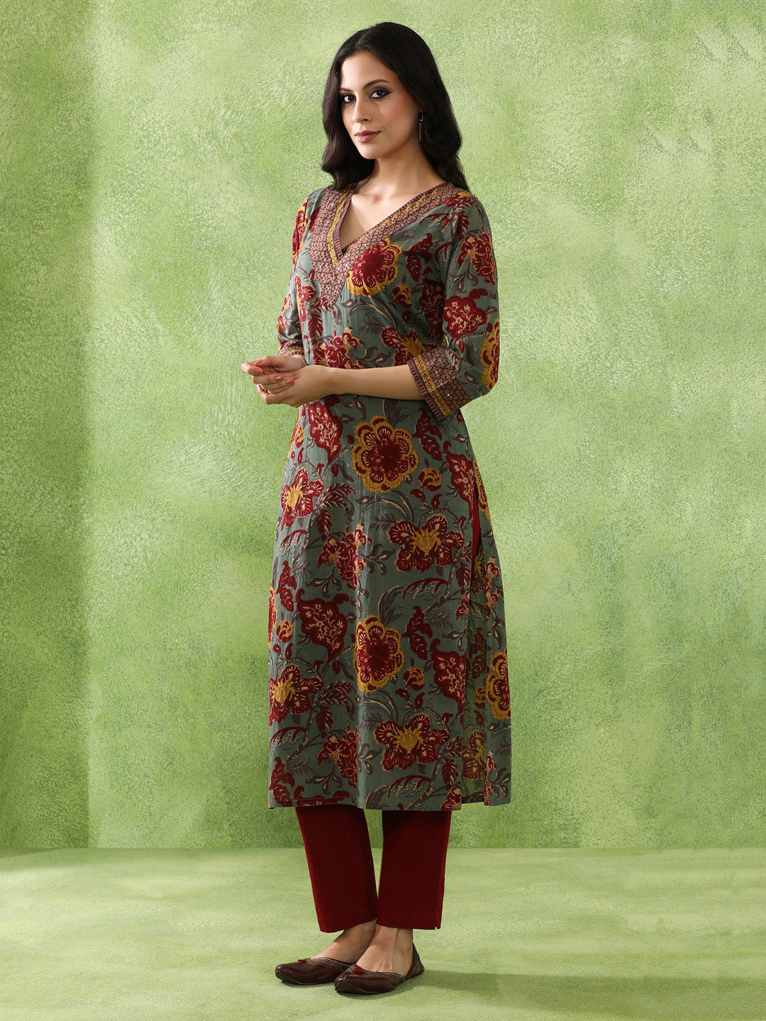 Floral Embroidered Straight Pure Cotton Kurta