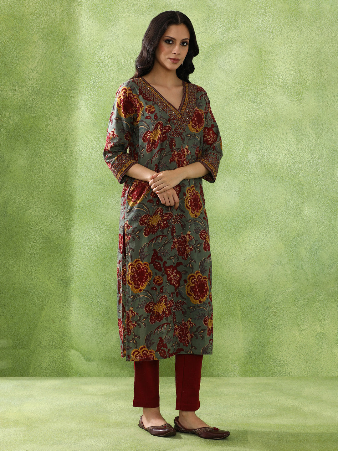 Floral Embroidered Straight Pure Cotton Kurta