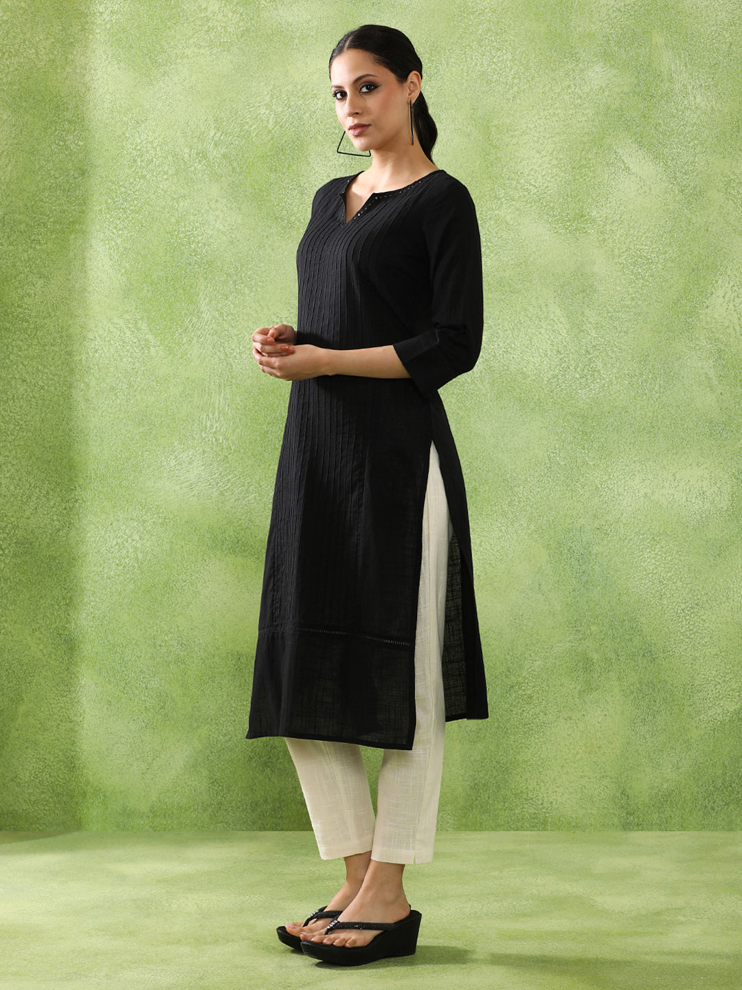 Woven Design Embroidered Straight Pure Cotton Kurta
