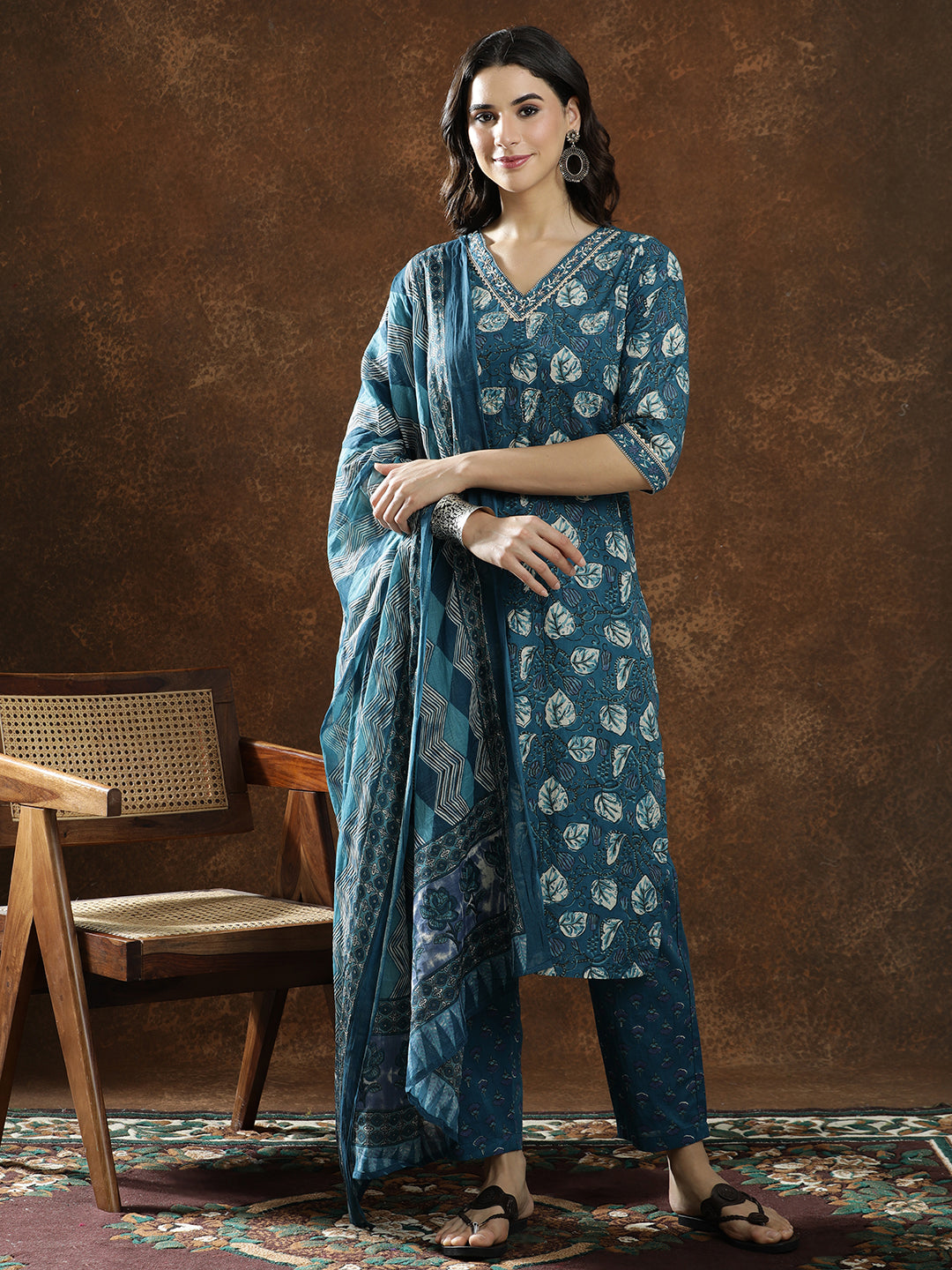 Floral Embroidered Straight Pure Cotton Kurta & Trousers Sets