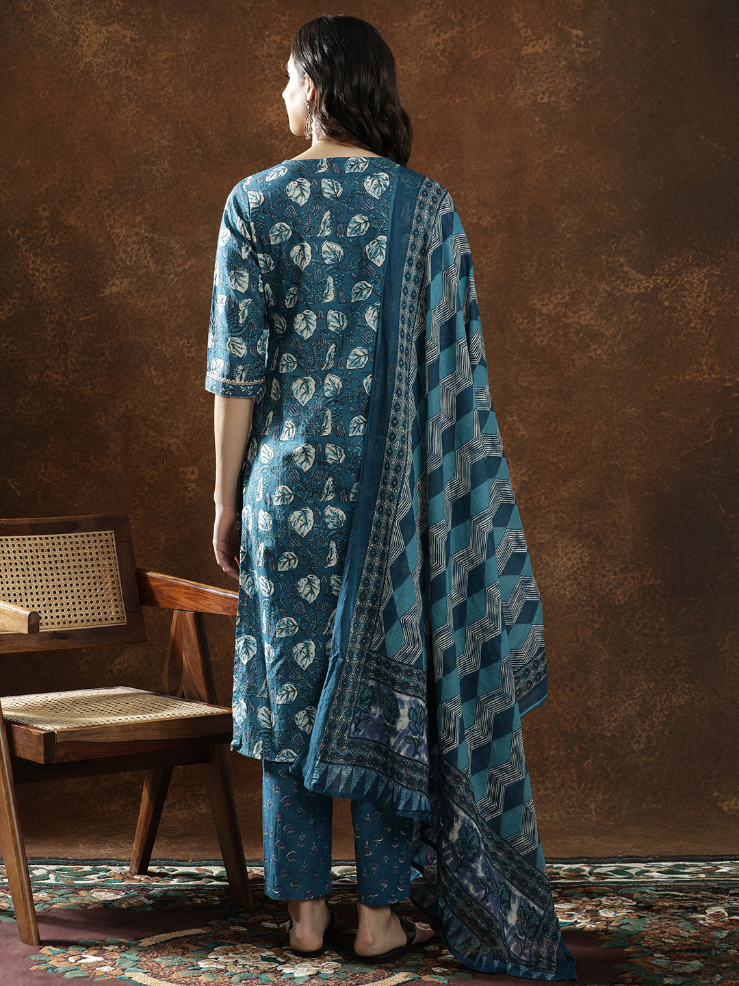 Floral Embroidered Straight Pure Cotton Kurta & Trousers Sets