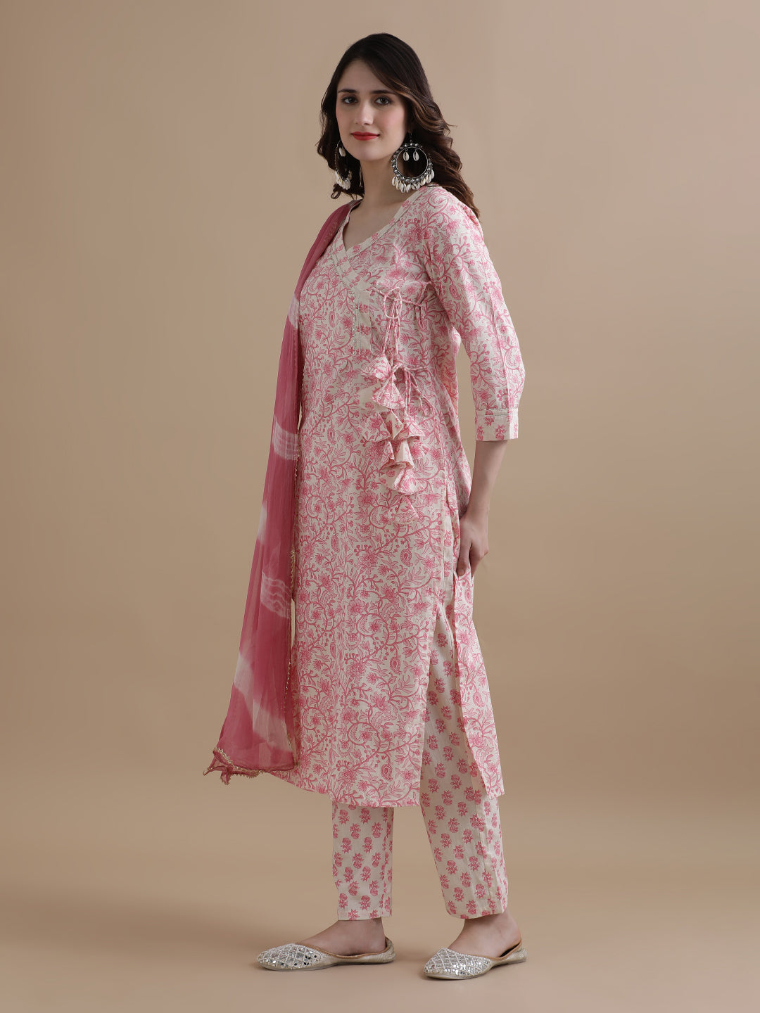 Off White Angrakha Style Floral Printed Gotta Patti Pure Cotton Kurta With Pant & Chiffon Dupatta