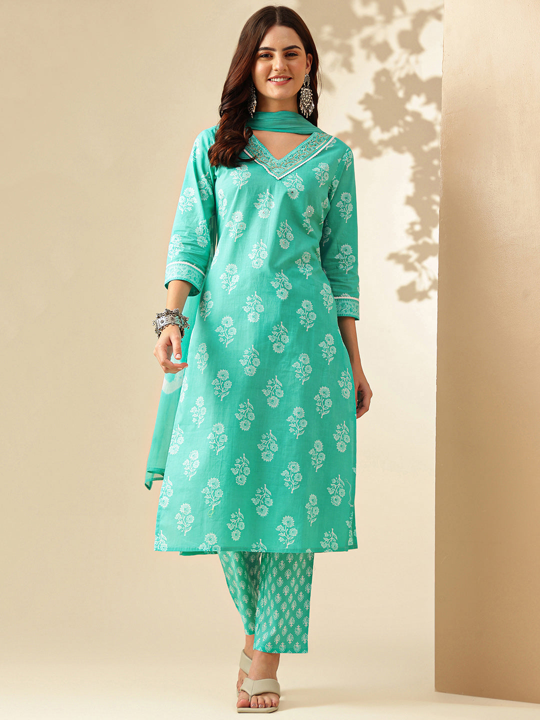 Floral Embroidered Straight Pure Cotton Kurta & Trousers Sets