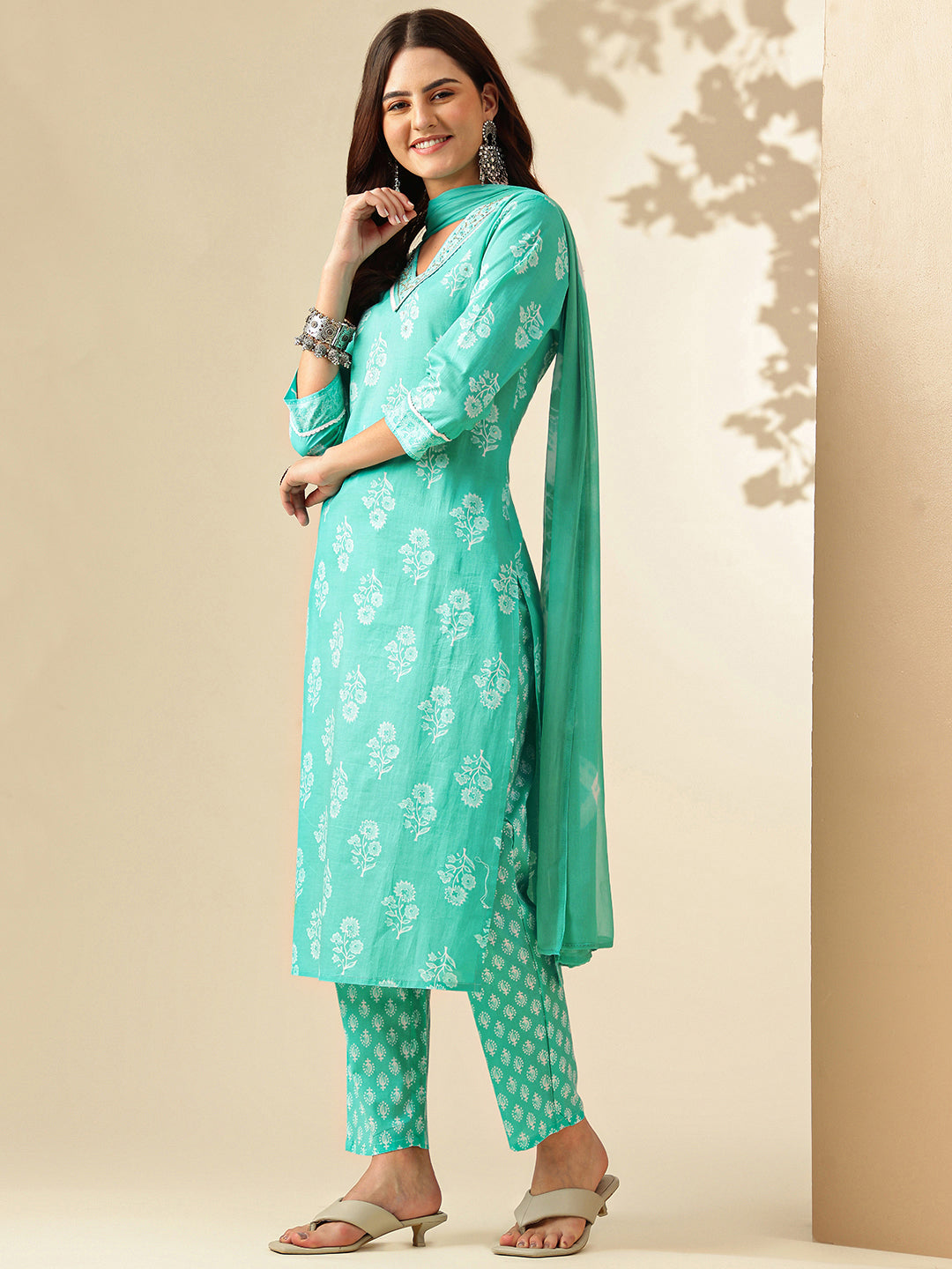 Floral Embroidered Straight Pure Cotton Kurta & Trousers Sets