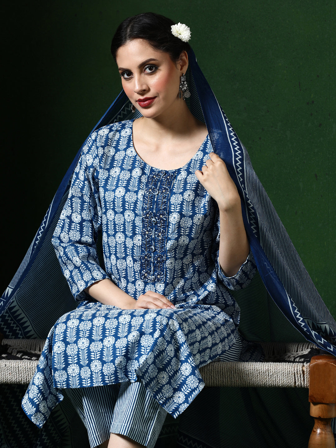 Floral Embroidered Straight Pure Cotton Kurta & Trousers Sets