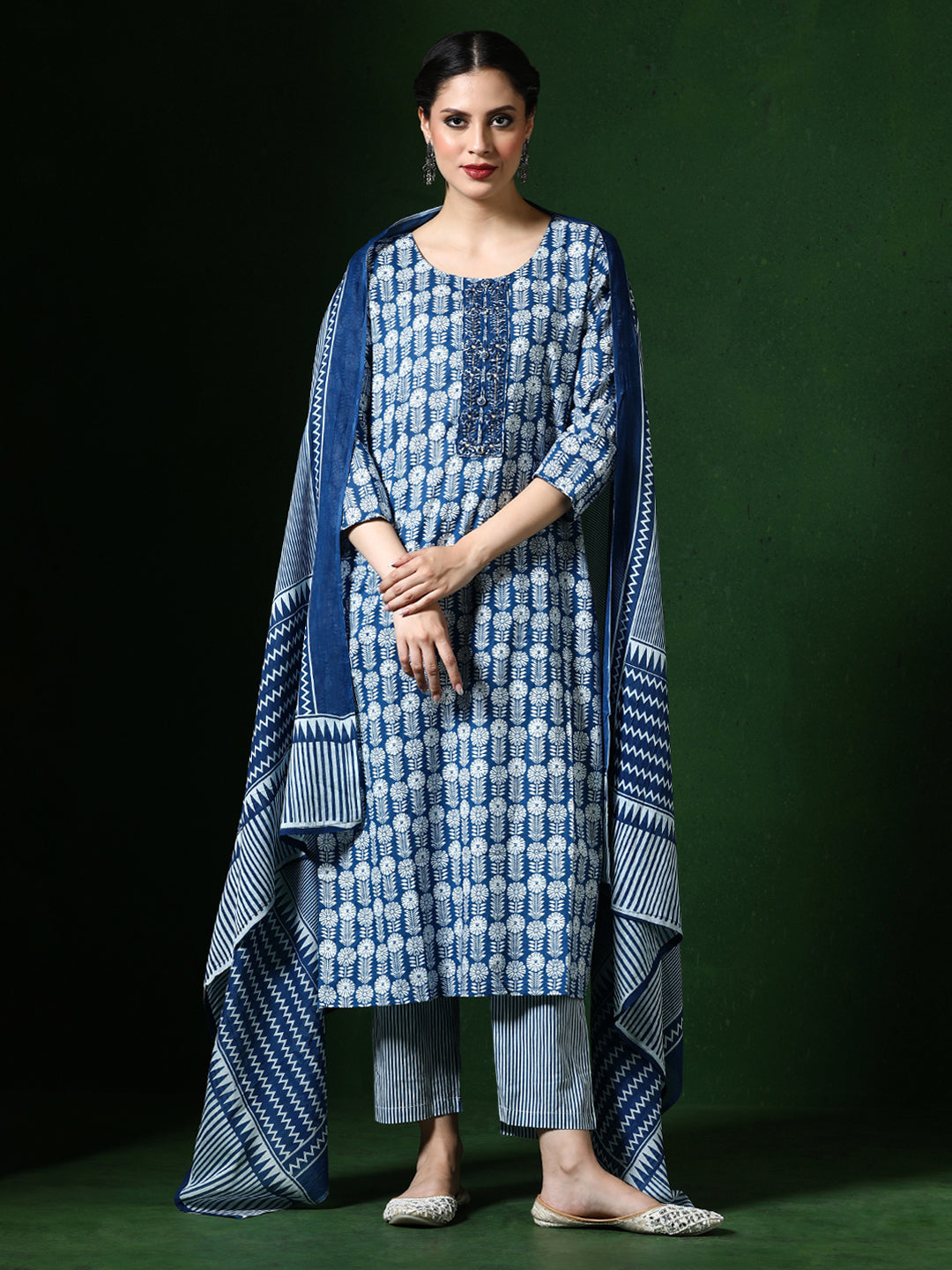 Floral Embroidered Straight Pure Cotton Kurta & Trousers Sets