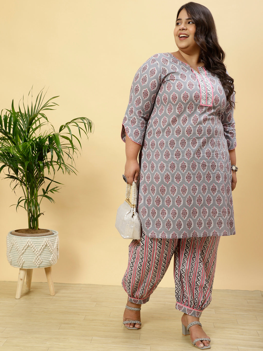 Buy online Women White V-neck Kurta Salwar Set from ethnic wear for Women  by Saikripaoverseas for ₹919 at 38% off | 2024 Limeroad.com