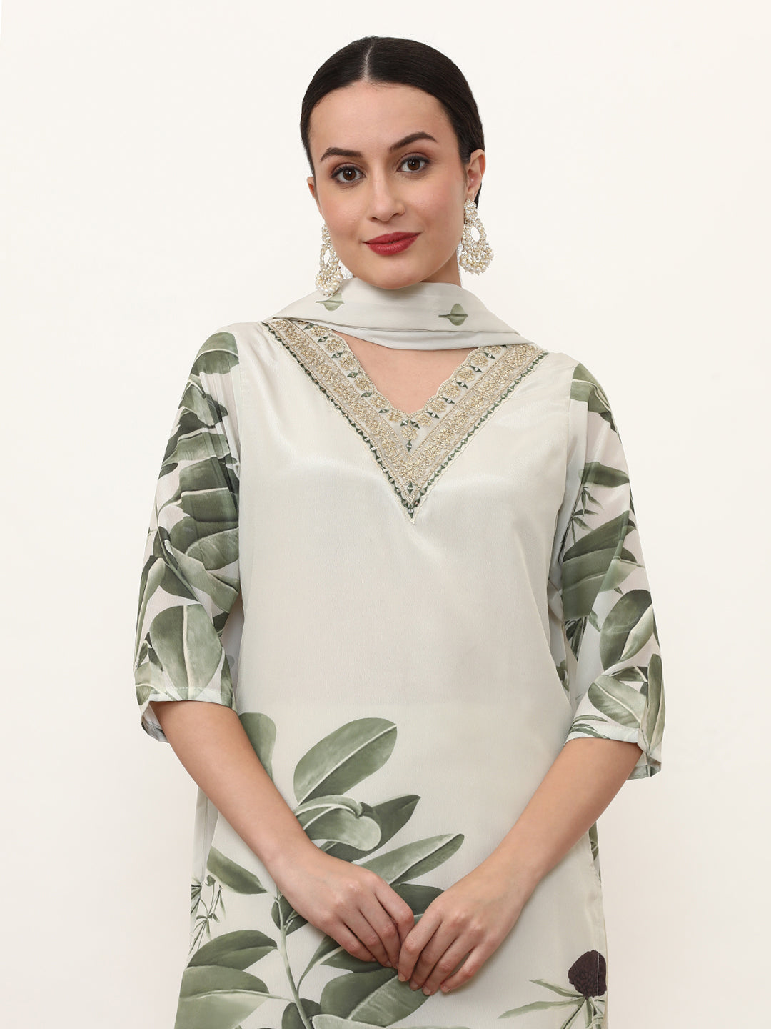 Embroidered Ethnic Motifs Kurta Sets With Dupatta