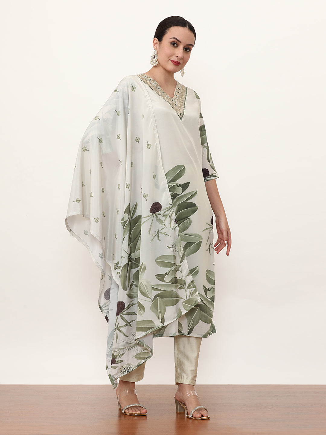 Embroidered Ethnic Motifs Kurta Sets With Dupatta