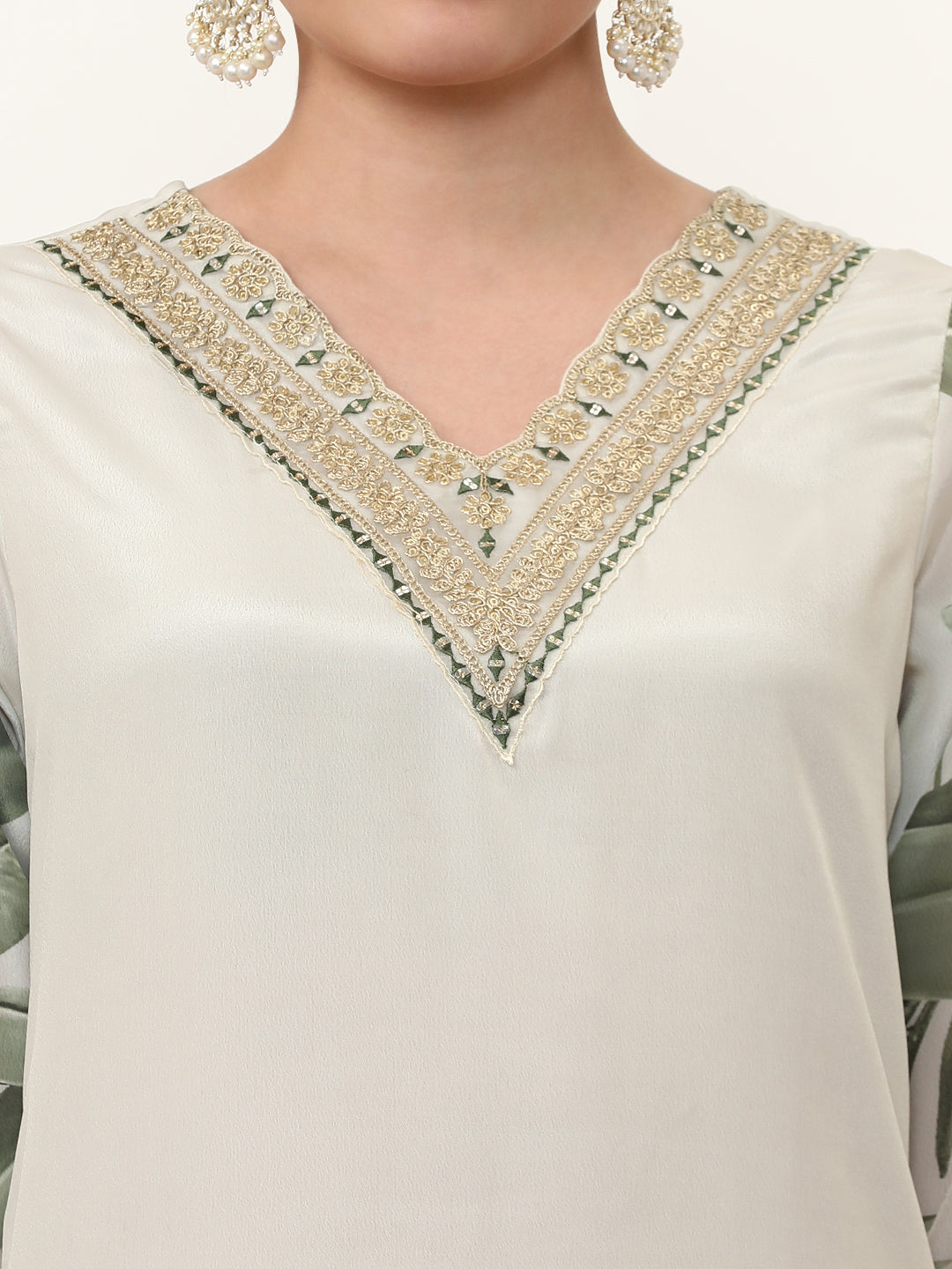 Embroidered Ethnic Motifs Kurta Sets With Dupatta