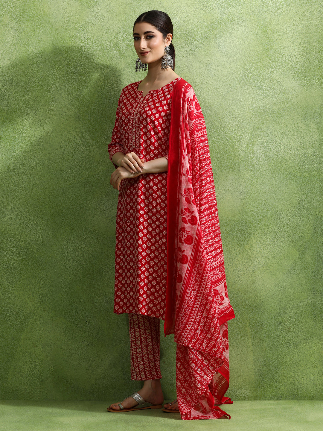 Floral Printed Straight Kurta & Trousers Sets