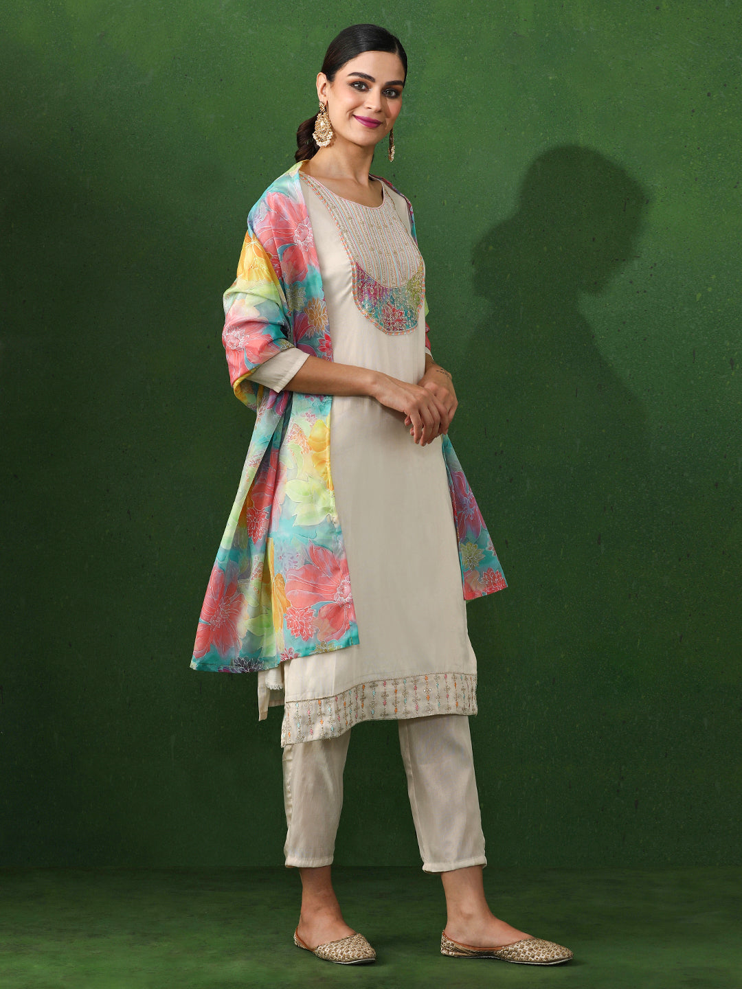 Floral Embroidered Straight Cotton Blend Kurta & Trousers Sets