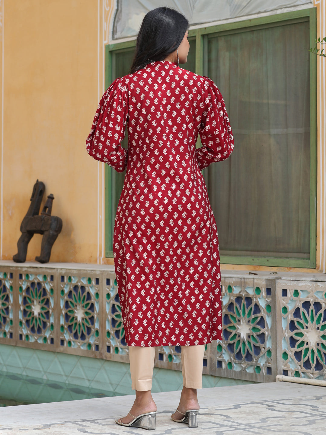 Red ethnic design kurta for ladies