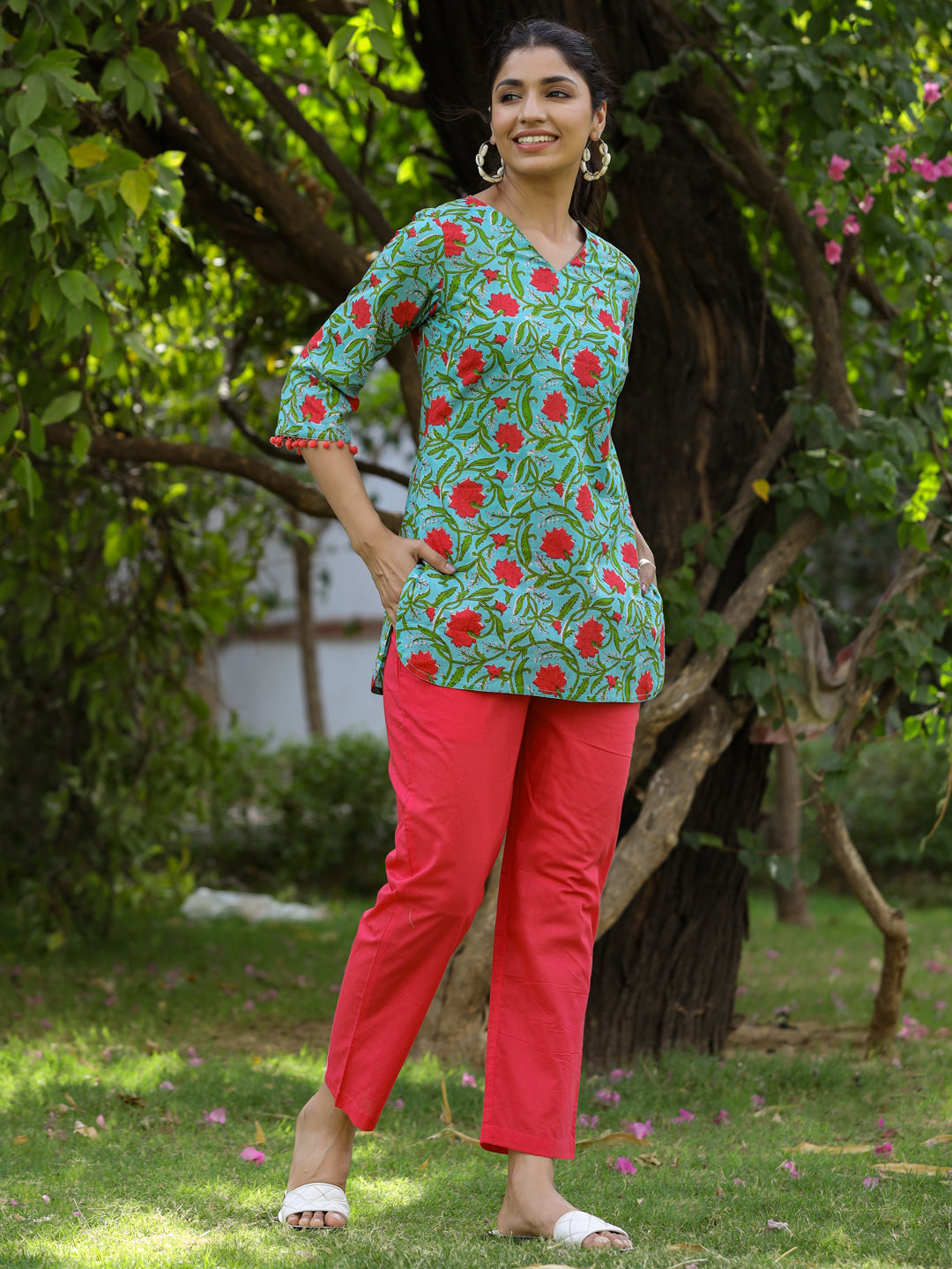 Wholesale Women Black Velvet Gota Patti Embroidered Short Kurta With Dhoti  Pants – Tradyl